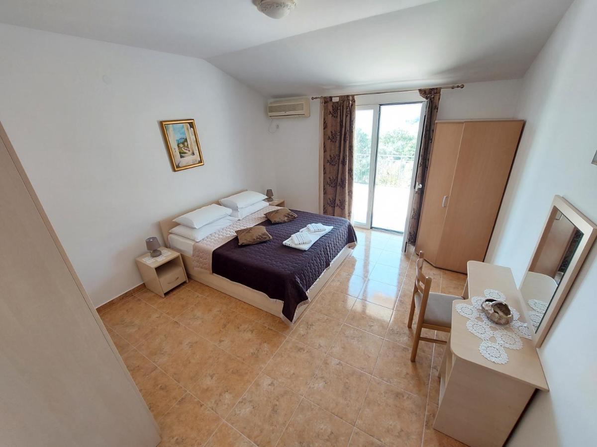 Sunny Side Vala Hotell Budva Eksteriør bilde