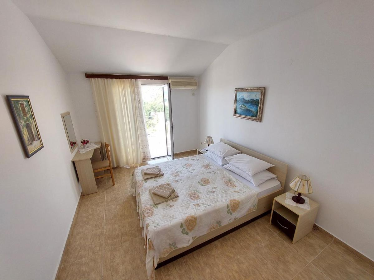 Sunny Side Vala Hotell Budva Eksteriør bilde
